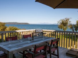 Absolute Waterfront with WiFi - Five Mile Bay Home -  - 1032003 - thumbnail photo 28