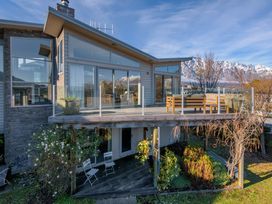 Lake Views on Yewlett - Queenstown Holiday Home -  - 1032019 - thumbnail photo 1