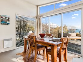 Lake Views on Yewlett - Queenstown Holiday Home -  - 1032019 - thumbnail photo 4