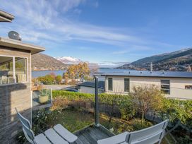 Lake Views on Yewlett - Queenstown Holiday Home -  - 1032019 - thumbnail photo 21
