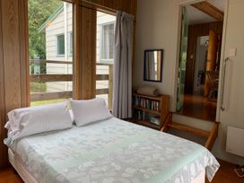 Waters Edge Cottage - Hahei Bach -  - 1032023 - thumbnail photo 10