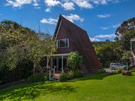 The Plum House Wairoro Park - Russell Holiday Home -  - 1032027 - thumbnail photo 4