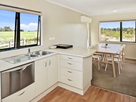 Cosy Spa Cottage with WiFi - Ohakune Holiday Home -  - 1032160 - thumbnail photo 12