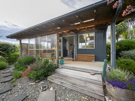 Beech Retreat - Te Anau Holiday Home -  - 1032231 - thumbnail photo 1