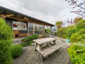 Beech Retreat - Te Anau Holiday Home -  - 1032231 - thumbnail photo 11