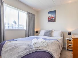 Central Riverside Retreat - Taupo Holiday Home -  - 1032323 - thumbnail photo 10