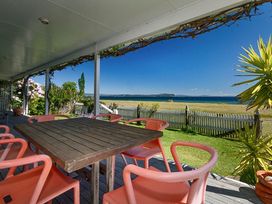 Breachmor - Tauranga Taupo Lakefront Holiday Home -  - 1032358 - thumbnail photo 23