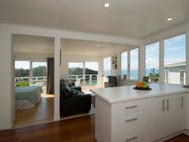 What a View View - Whatuwhiwhi Holiday Home -  - 1032383 - thumbnail photo 4