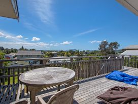 Spacious Family Bach by the Sea - Ruakaka Home -  - 1032445 - thumbnail photo 2