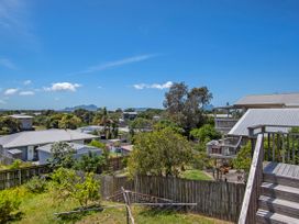 Spacious Family Bach by the Sea - Ruakaka Home -  - 1032445 - thumbnail photo 3