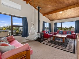 Spacious Family Bach by the Sea - Ruakaka Home -  - 1032445 - thumbnail photo 10