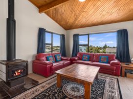 Spacious Family Bach by the Sea - Ruakaka Home -  - 1032445 - thumbnail photo 11