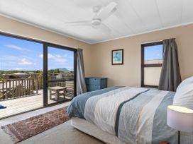 Spacious Family Bach by the Sea - Ruakaka Home -  - 1032445 - thumbnail photo 15