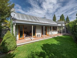 Stags Head Cottage - Arrowtown Holiday Home -  - 1032506 - thumbnail photo 5