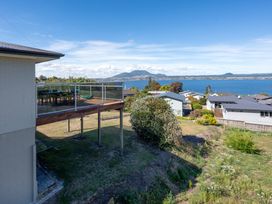 Lofty Lakeviews - Acacia Bay Holiday Home -  - 1032649 - thumbnail photo 27