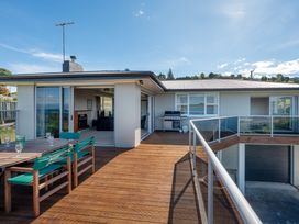 Lofty Lakeviews - Acacia Bay Holiday Home -  - 1032649 - thumbnail photo 20