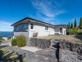Lofty Lakeviews - Acacia Bay Holiday Home -  - 1032649 - thumbnail photo 24
