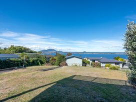 Lofty Lakeviews - Acacia Bay Holiday Home -  - 1032649 - thumbnail photo 29