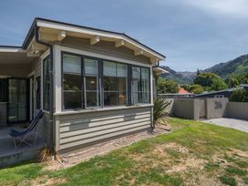 Lavender Country Cottage - Arrowtown Holiday Home -  - 1032655 - thumbnail photo 18