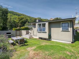 Lavender Country Cottage - Arrowtown Holiday Home -  - 1032655 - thumbnail photo 22