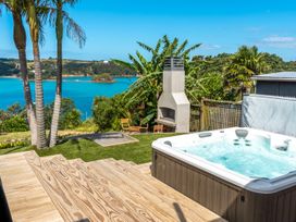 Sol Spa Oasis - Surfdale Holiday Home -  - 1032676 - thumbnail photo 4