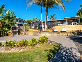 Sol Spa Oasis - Surfdale Holiday Home -  - 1032676 - thumbnail photo 32