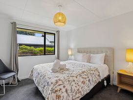 Rees on Reid - Arrowtown Holiday Home -  - 1032698 - thumbnail photo 10