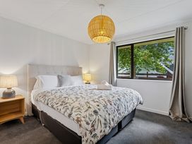 Rees on Reid - Arrowtown Holiday Home -  - 1032698 - thumbnail photo 13