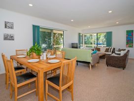 Captain's Cabin - Cooks Beach Holiday Home -  - 1032710 - thumbnail photo 5
