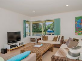 Captain's Cabin - Cooks Beach Holiday Home -  - 1032710 - thumbnail photo 4