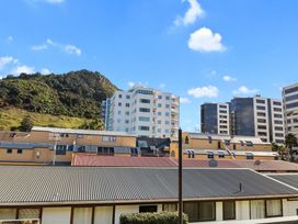 Downtown Mountview - Mt Maunganui Holiday Home -  - 1032814 - thumbnail photo 8