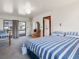 Downtown Mountview - Mt Maunganui Holiday Home -  - 1032814 - thumbnail photo 14