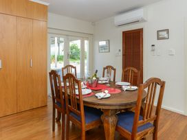 Breakwater Cottage - Napier Holiday Home -  - 1032841 - thumbnail photo 3
