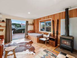 The Purple House - Ohakune Holiday Home with Spa Pool -  - 1032889 - thumbnail photo 2