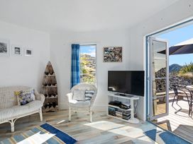The Lighthouse - Ligar Bay Holiday Home -  - 1032943 - thumbnail photo 2