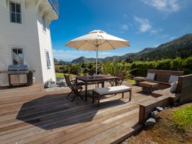 The Lighthouse - Ligar Bay Holiday Home -  - 1032943 - thumbnail photo 3