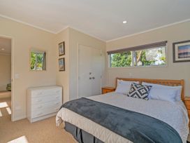 Oysters Retreat - Cooks Beach Holiday Home -  - 1033002 - thumbnail photo 17