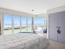 Beach Side - Ohope Holiday Home -  - 1033014 - thumbnail photo 9