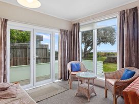 Beach Side - Ohope Holiday Home -  - 1033014 - thumbnail photo 5