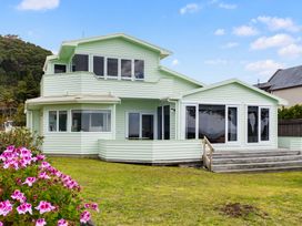Beach Side - Ohope Holiday Home -  - 1033014 - thumbnail photo 2