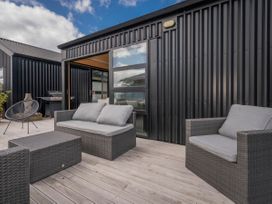 The Front Deckhouse - Whangamata Holiday Home -  - 1033083 - thumbnail photo 9