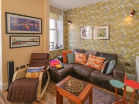Apartment 4 - North Yorkshire (incl. Whitby) - 1034058 - thumbnail photo 3