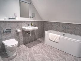 Cotswold Club Apartment 2 Bedrooms - Cotswolds - 1034616 - thumbnail photo 8