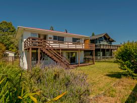 Over the Dunes - Cooks Beach Holiday Home -  - 1035042 - thumbnail photo 23