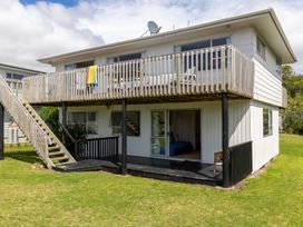 Over the Dunes - Cooks Beach Holiday Home -  - 1035042 - thumbnail photo 5