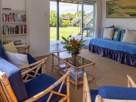 Over the Dunes - Cooks Beach Holiday Home -  - 1035042 - thumbnail photo 43