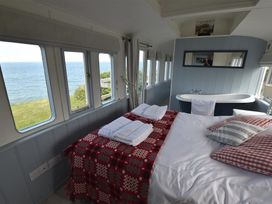 Clifftop Carriage - Mid Wales - 1035508 - thumbnail photo 11