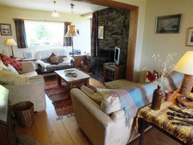 4 bedroom Cottage for rent in Newport