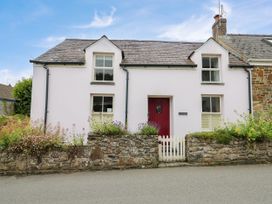 2 bedroom Cottage for rent in Newport