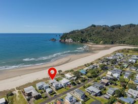 Beachfront Beauty - Whangamata Beachfront Home -  - 1037096 - thumbnail photo 3